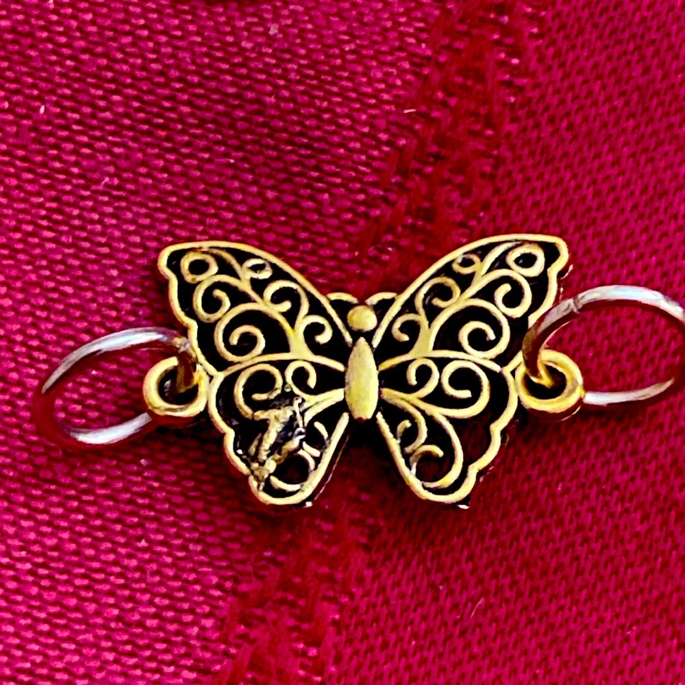 5/$10❤️❤️❤️NEW BRASS BUTTERFLY CHARM PENDANT